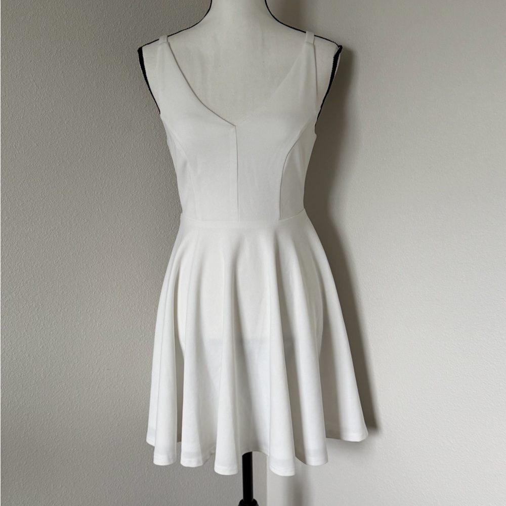 Lulu's White Sleeveless Mini Skater-Style Dress